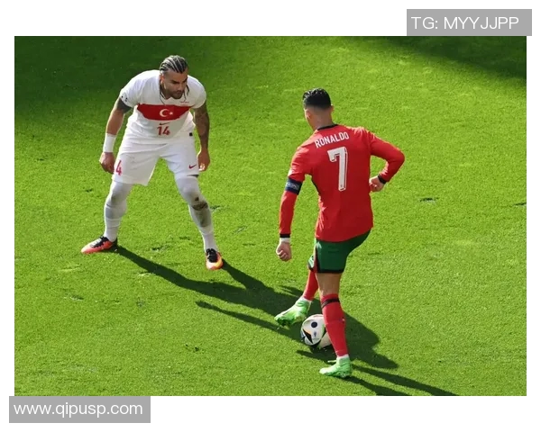 坐车上的足球明星与球迷互动的温馨瞬间与精彩故事